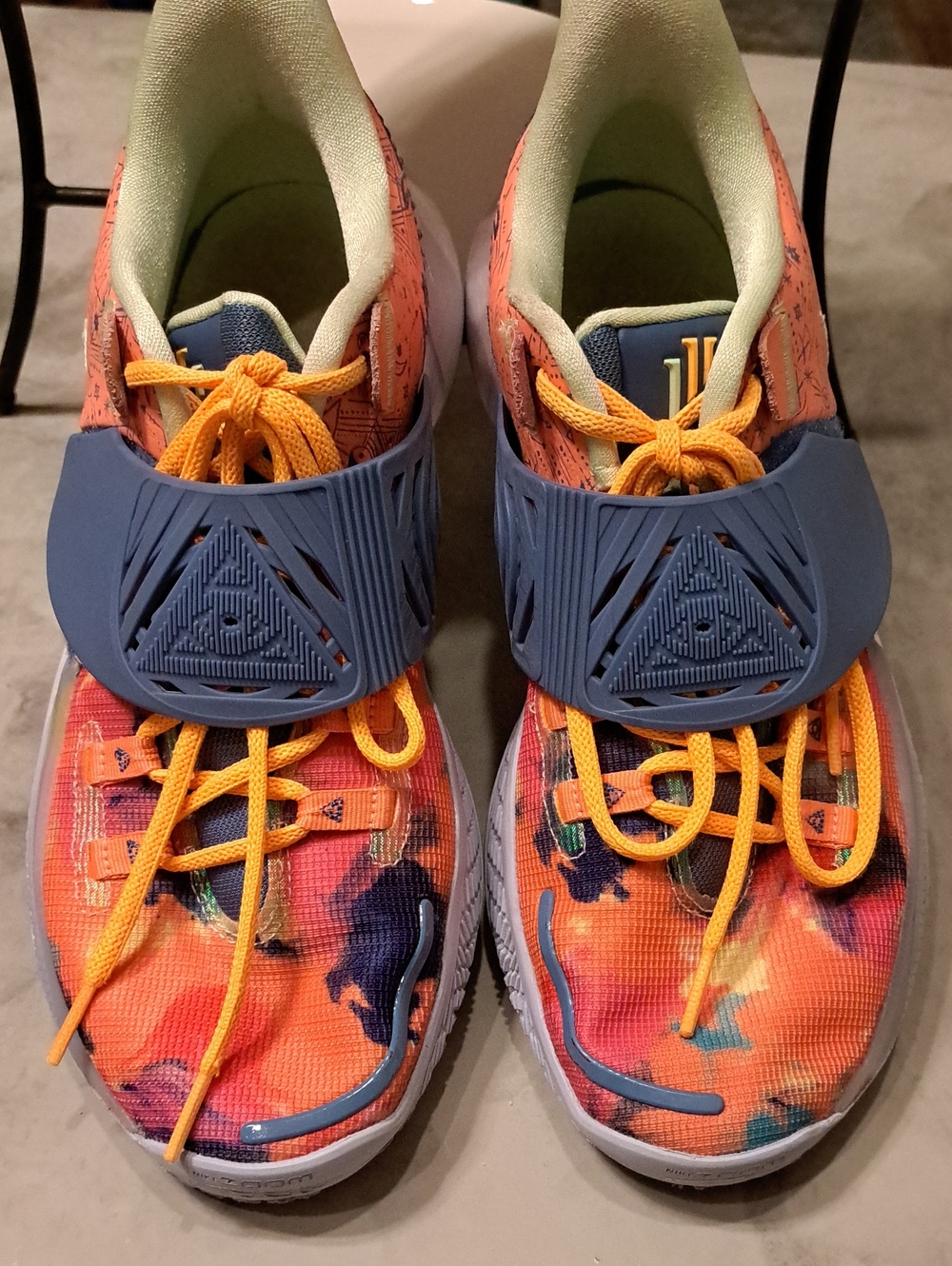 NIKE KYRIE LOW 3 TIE-DYE HARMONY Men's Sz 10.5 Sneakers. Gently Worn